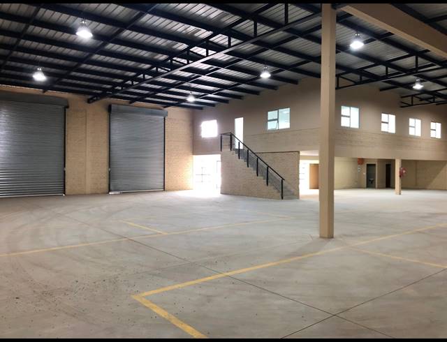 1,309M² OFFICE TO LET IN POMONA AH